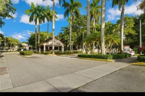 Condo in Miami, Florida, 1 bedroom  № 1878401 - photo 15