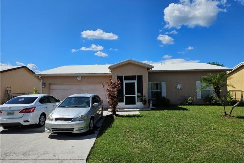 Villa ou maison à vendre à Kissimmee, Floride: 3 chambres, 109.07 m2 № 1788195 - photo 1