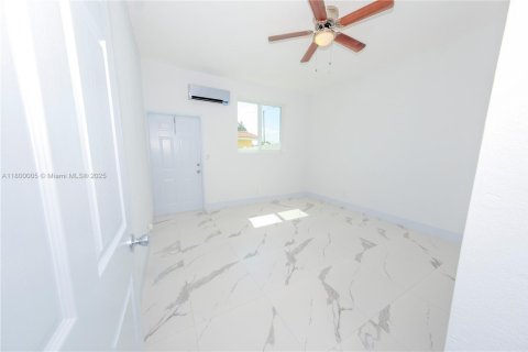 House in Dania Beach, Florida 2 bedrooms, 66.89 sq.m. № 1695735 - photo 23