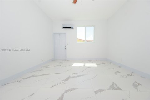 House in Dania Beach, Florida 2 bedrooms, 66.89 sq.m. № 1695735 - photo 25