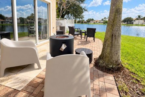 Touwnhouse à louer à Pembroke Pines, Floride: 3 chambres, 160.35 m2 № 2384915 - photo 17