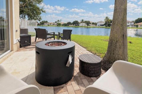 Touwnhouse à louer à Pembroke Pines, Floride: 3 chambres, 160.35 m2 № 2384915 - photo 3
