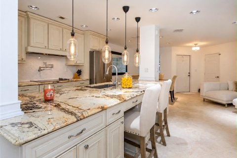 Touwnhouse à louer à Pembroke Pines, Floride: 3 chambres, 160.35 m2 № 2384915 - photo 4