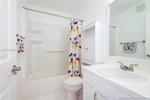 Touwnhouse à louer à Pembroke Pines, Floride: 3 chambres, 160.35 m2 № 2384915 - photo 11