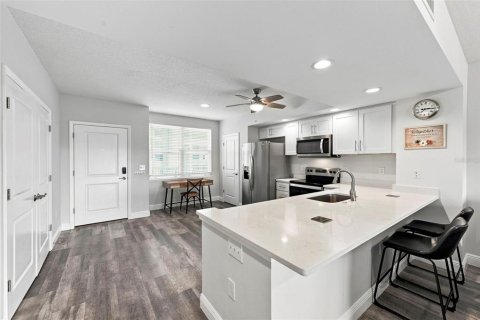 Condo in Largo, Florida, 2 bedrooms  № 2334181 - photo 7
