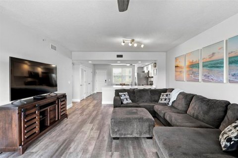 Condo in Largo, Florida, 2 bedrooms  № 2334181 - photo 16