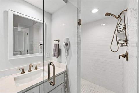 Condo in Largo, Florida, 2 bedrooms  № 2334181 - photo 26