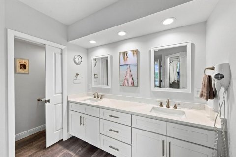 Condo in Largo, Florida, 2 bedrooms  № 2334181 - photo 30