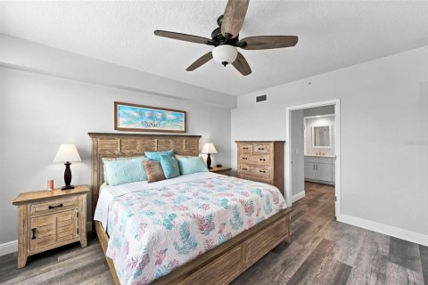 Condo in Largo, Florida, 2 bedrooms  № 2334181 - photo 23