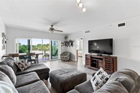 Condo in Largo, Florida, 2 bedrooms  № 2334181 - photo 14