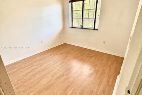 Townhouse in Pembroke Pines, Florida 2 bedrooms, 104.33 sq.m. № 2069380 - photo 11