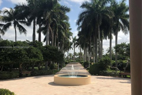 Townhouse in Pembroke Pines, Florida 2 bedrooms, 104.33 sq.m. № 2069380 - photo 17