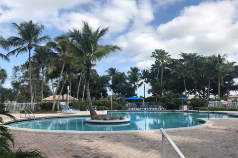 Townhouse in Pembroke Pines, Florida 2 bedrooms, 104.33 sq.m. № 2069380 - photo 20