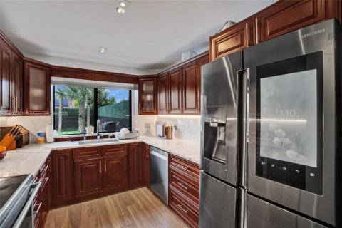 House in Miami, Florida 3 bedrooms, 199.65 sq.m. № 1762500 - photo 4