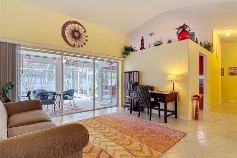 House in Cape Coral, Florida 3 bedrooms, 177.81 sq.m. № 1835147 - photo 11