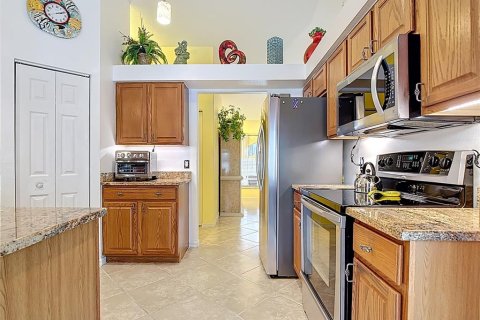 House in Cape Coral, Florida 3 bedrooms, 177.81 sq.m. № 1835147 - photo 16
