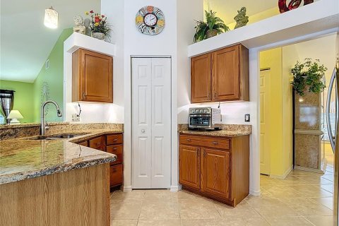 House in Cape Coral, Florida 3 bedrooms, 177.81 sq.m. № 1835147 - photo 17