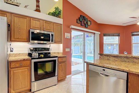 House in Cape Coral, Florida 3 bedrooms, 177.81 sq.m. № 1835147 - photo 15