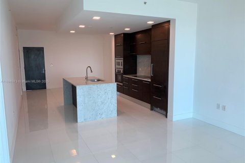 Condominio en alquiler en Miami, Florida, 1 dormitorio, 86.31 m2 № 1951346 - foto 13