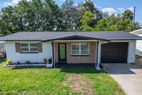 House in New Port Richey, Florida 3 bedrooms, 104.98 sq.m. № 1901952 - photo 3