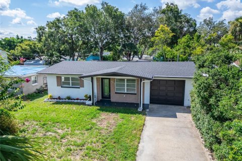 House in New Port Richey, Florida 3 bedrooms, 104.98 sq.m. № 1901952 - photo 4