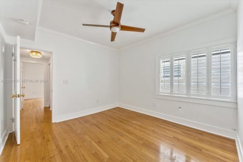Casa en venta en Coral Gables, Florida, 3 dormitorios, 123.93 m2 № 2172645 - foto 10
