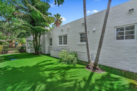 Casa en venta en Coral Gables, Florida, 3 dormitorios, 123.93 m2 № 2172645 - foto 13