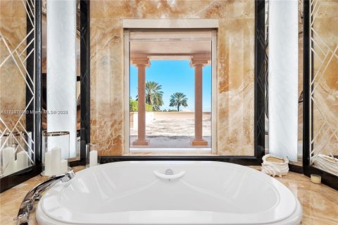Condominio en venta en Miami Beach, Florida, 6 dormitorios, 484.67 m2 № 1806374 - foto 18