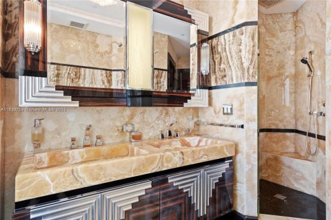 Condominio en venta en Miami Beach, Florida, 6 dormitorios, 484.67 m2 № 1806374 - foto 19