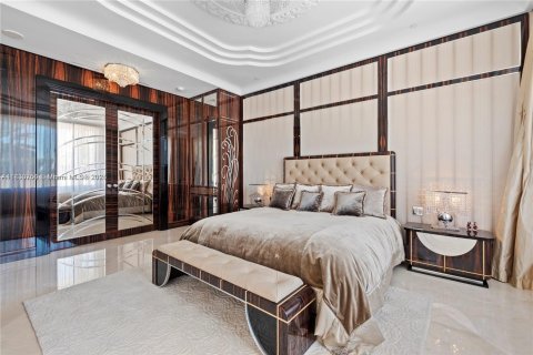 Condominio en venta en Miami Beach, Florida, 6 dormitorios, 484.67 m2 № 1806374 - foto 16