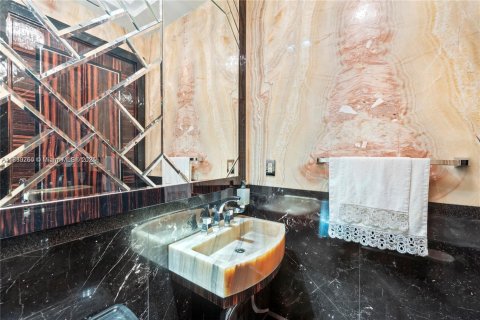 Condominio en venta en Miami Beach, Florida, 6 dormitorios, 484.67 m2 № 1806374 - foto 28