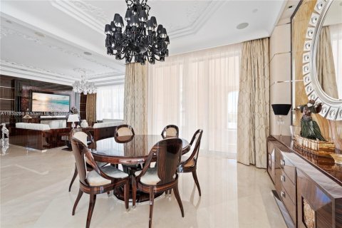 Condominio en venta en Miami Beach, Florida, 6 dormitorios, 484.67 m2 № 1806374 - foto 9