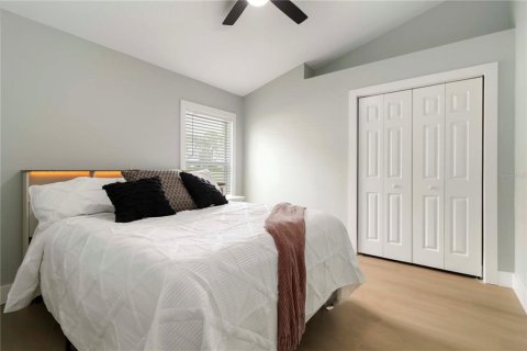 House in Palmetto, Florida 4 bedrooms, 204.76 sq.m. № 1767960 - photo 25