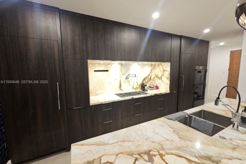 House in Winter Park, Florida 5 bedrooms, 465.07 sq.m. № 1989433 - photo 21