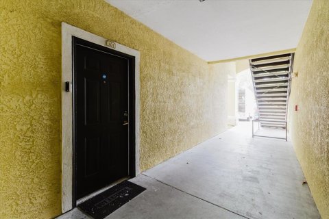 Condo in Tampa, Florida, 1 bedroom  № 2091705 - photo 9
