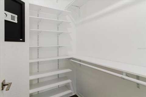 Condo in Tampa, Florida, 1 bedroom  № 2091705 - photo 30