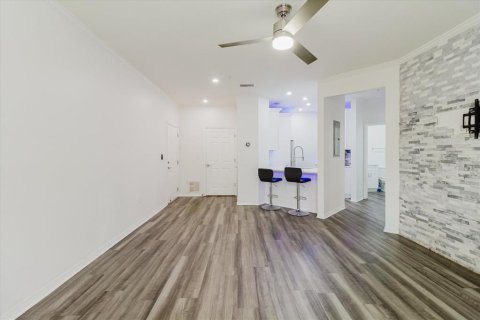 Condo in Tampa, Florida, 1 bedroom  № 2091705 - photo 11