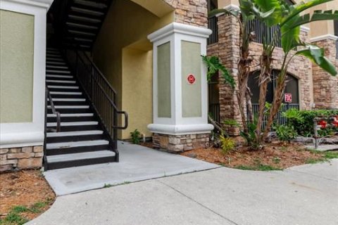 Condo in Tampa, Florida, 1 bedroom  № 2091705 - photo 2