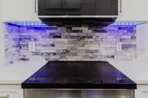 Condo in Tampa, Florida, 1 bedroom  № 2091705 - photo 26