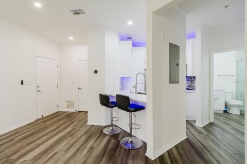 Condo in Tampa, Florida, 1 bedroom  № 2091705 - photo 18