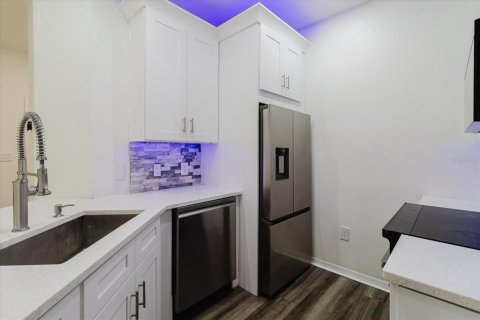 Condo in Tampa, Florida, 1 bedroom  № 2091705 - photo 21