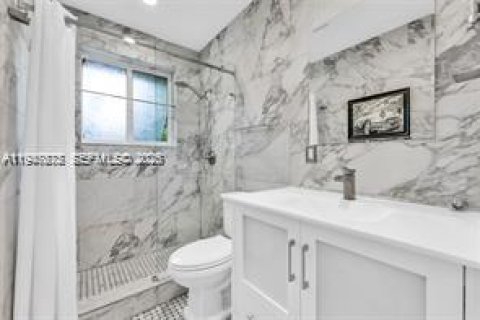 House in Oakland Park, Florida 3 bedrooms, 101.45 sq.m. № 2003811 - photo 19