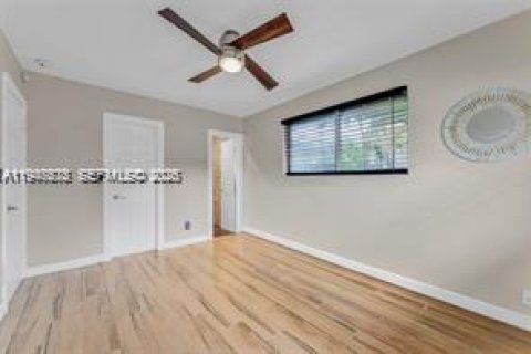 House in Oakland Park, Florida 3 bedrooms, 101.45 sq.m. № 2003811 - photo 14