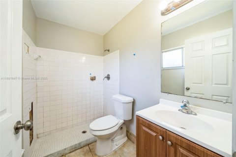 House in Port St. Lucie, Florida 3 bedrooms, 109.25 sq.m. № 1943774 - photo 10