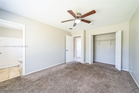 House in Port St. Lucie, Florida 3 bedrooms, 109.25 sq.m. № 1943774 - photo 7