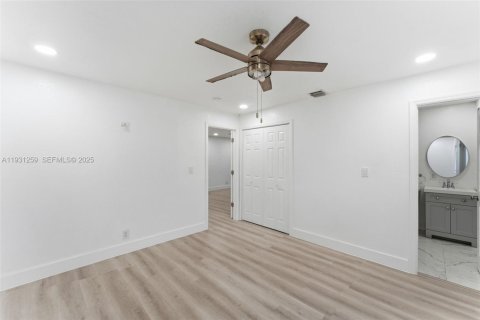 Купить виллу или дом в Помпано-Бич, Флорида 3 спальни, 130.43м2, № 1990751 - фото 16