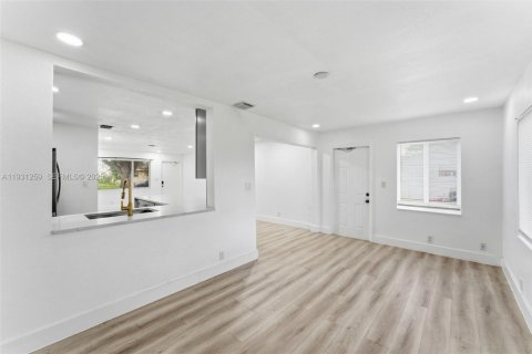 Купить виллу или дом в Помпано-Бич, Флорида 3 спальни, 130.43м2, № 1990751 - фото 11