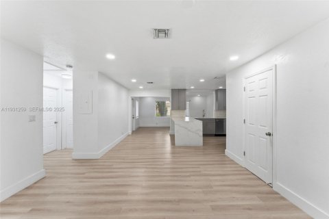 Купить виллу или дом в Помпано-Бич, Флорида 3 спальни, 130.43м2, № 1990751 - фото 4