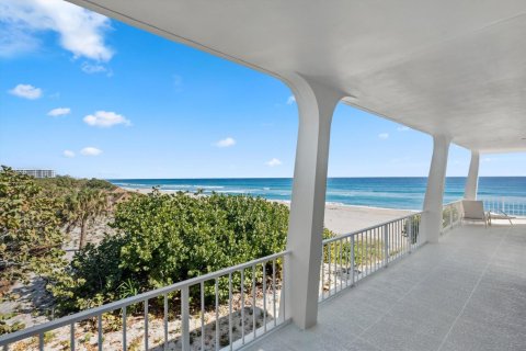 Condo in Palm Beach, Florida, 2 bedrooms № 2087676 - photo 17