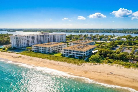 Condo in Palm Beach, Florida, 2 bedrooms № 2087676 - photo 26